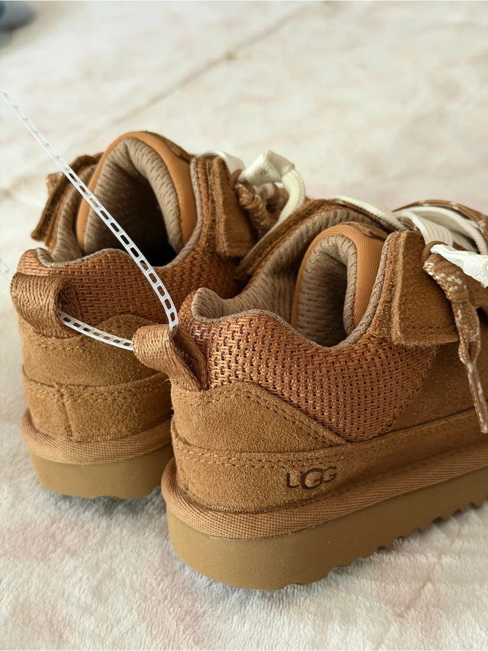 UGG Kids Chestnut Brown Lace-Up Sneakers with White Laces